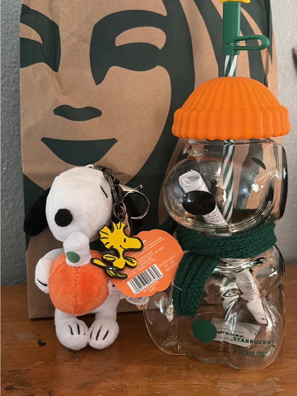Starbucks limited Snoopy Plush Keychain with snoopy cup